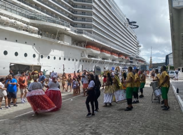 Cruzeiros trouxeram quase 300 mil turistas para a Bahia