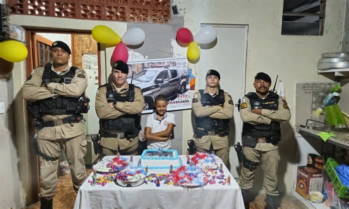 BH: criança comemora aniversário com tema da PM e convida policiais