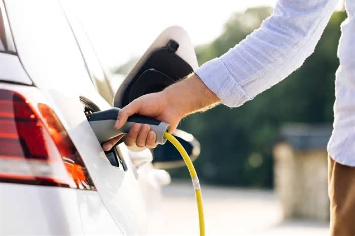 Quais foram os carros elétricos mais vendidos no Brasil em março? Confira a lista