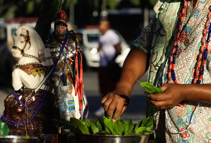 Dia de São Jorge: veja o que abre e o que fecha no Rio durante o feriado