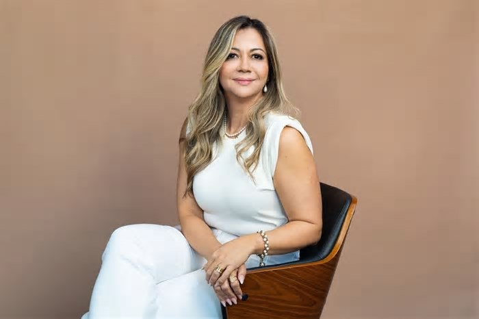 Essa ex-executiva da L'Oréal criou uma marca inspirada no RJ e virou destaque em Paris