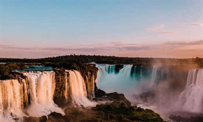 Curitiba e Foz do Iguaçu estão entre os destinos mais procurados para a Páscoa