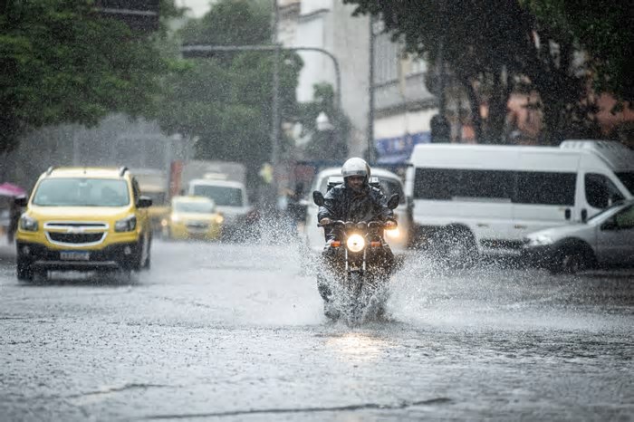 Por que o Rio tem enfrentado temporais cada vez mais violentos?