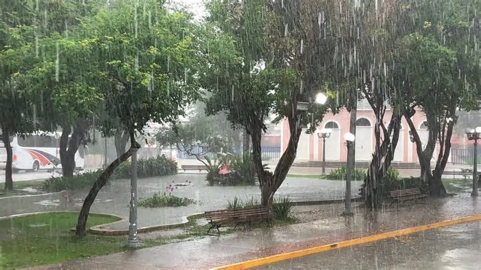 Chuvas se intensificam na Região Sul do país nesta terça
