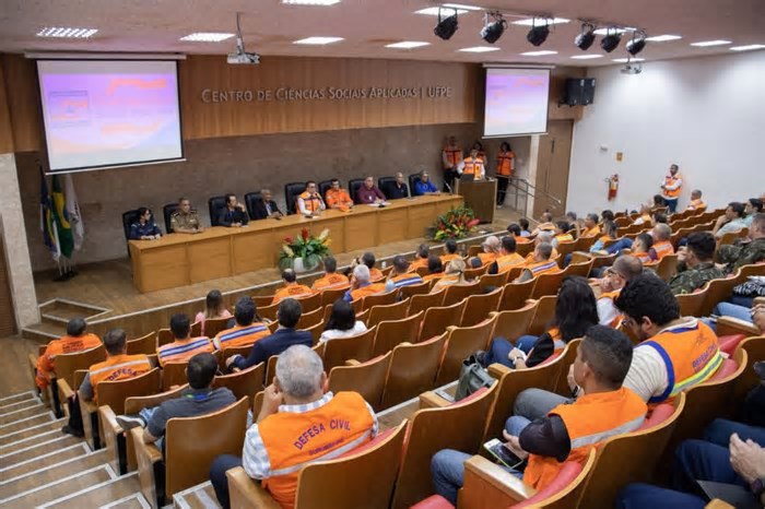 Operação Inverno 2025: Defesa Civil discute ações para o período de chuvas em Pernambuco
