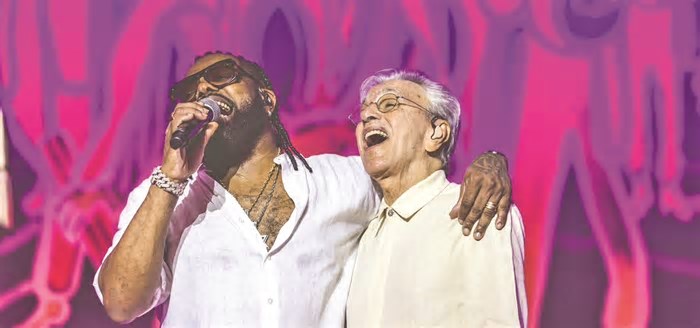 Xande de Pilares, espetáculo de teatro e feira vintage agitam a Capital