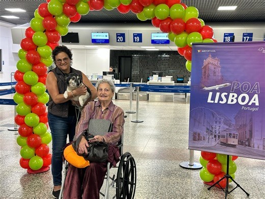 VÍDEO: Reencontros, busca por sonhos e histórias marcam a retomada dos voos entre Porto Alegre e Lisboa
