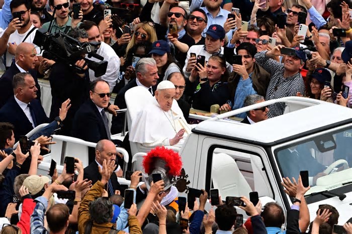 'Obrigado por me trazer de volta à praça': Vaticano publica relato sobre as últimas horas do Papa Francisco