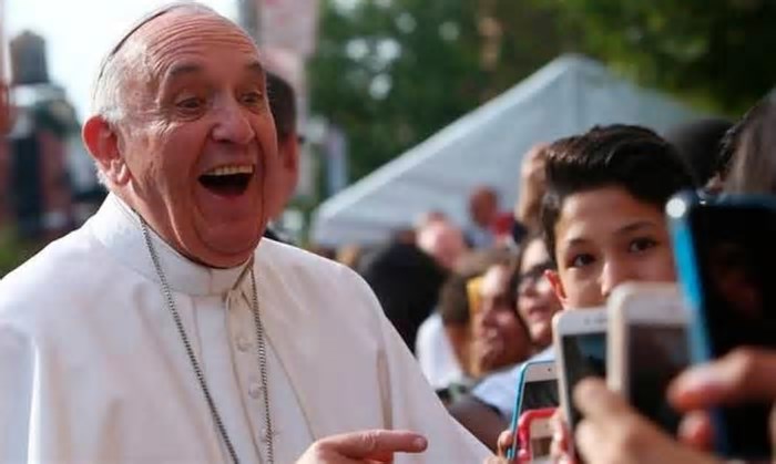 Morte do Papa Francisco mobilizou mais de 1 milhão de comentários de brasileiros nas redes