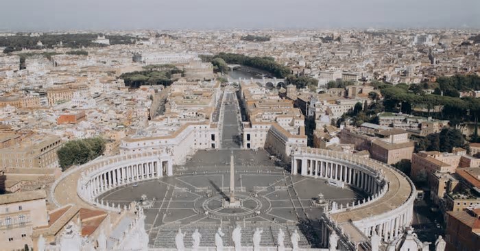 Vaticano se reafirma como polo mundial de fé e cultura
