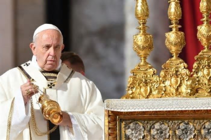 Papa recebe salário? Entenda remuneração de um sumo pontífice
