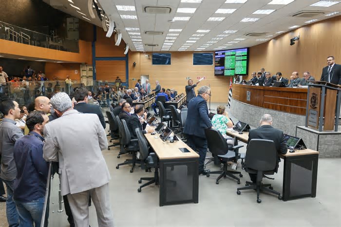 MP aponta cachês até 78% acima do esperado em shows financiados com emendas parlamentares em Campinas; veja quais