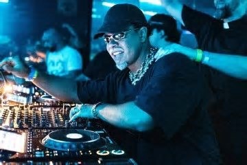 Após sucesso em Brasília, ‘Baile Lotadão’, de Victor Lou, chega a SP e Rio