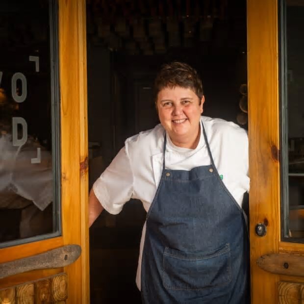 Chef Roberta Sudbrack assina novo restaurante e bar de charcutaria em Gramado