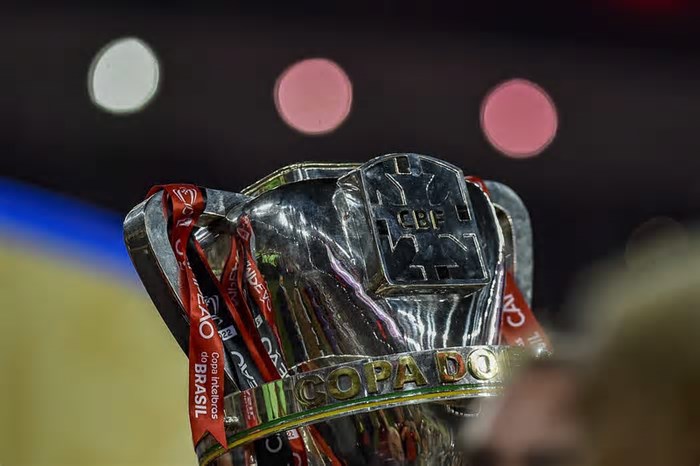 Jornalista alerta quatro clubes brasileiros sobre risco de eliminação na Copa do Brasil