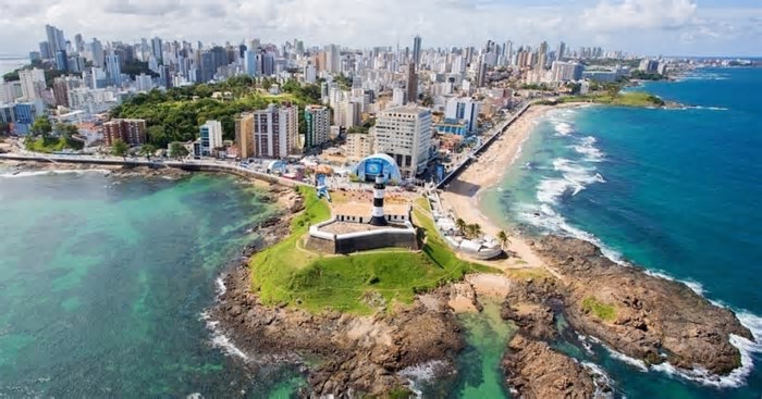 Bahia lidera crescimento do turismo nacional no primeiro trimestre de 2025, aponta IBGE