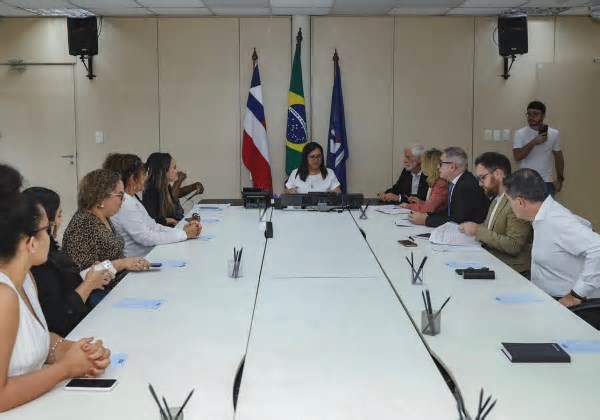 Vice-prefeita recebe comitiva francesa em Salvador para alinhar o Fórum Brasil-França