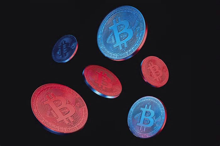 Bitcoin hoje: criptomoeda beira máxima, mas recua com