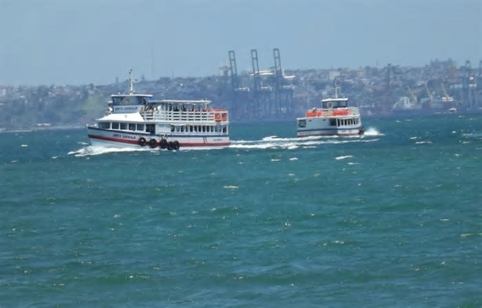 Embarque é imediato na Travessia Salvador-Mar Grande. Catamarãs de Morro de São Paulo operam sem restrições.