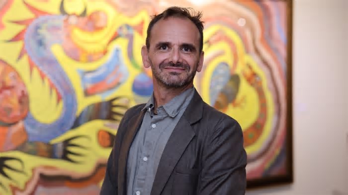 Unifor recebe professor francês em debate sobre meio ambiente e justiça climática