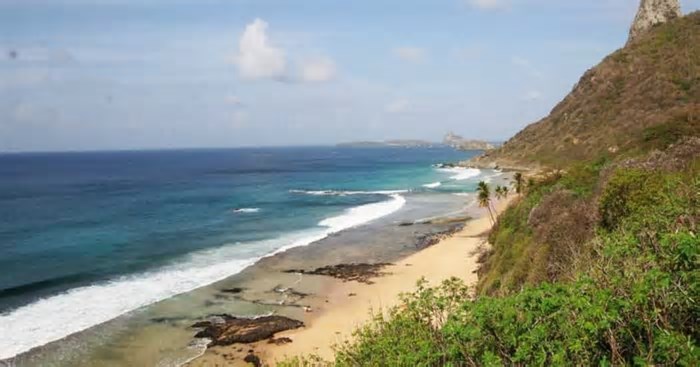 Turista morre afogado em Fernando de Noronha após mergulho com a esposa
