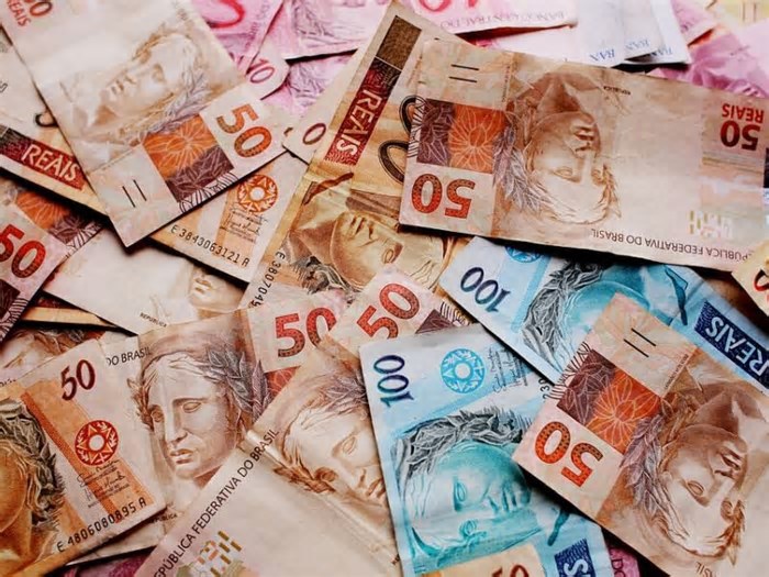 Brasil registra déficit de US$ 1,3 bilhão nas contas externas em abril