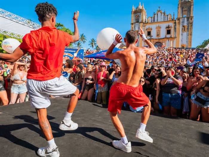 Brega Funk do Red Bull Rochedo promove batalha de passinho no Recife; confira