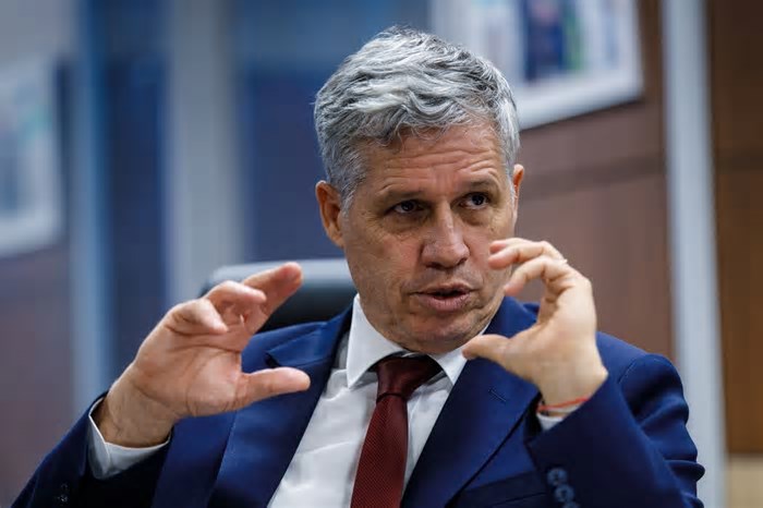 Alvo do MST, ministro do Desenvolvimento Agrário consegue sair da lista de 'zumbis' do Planalto