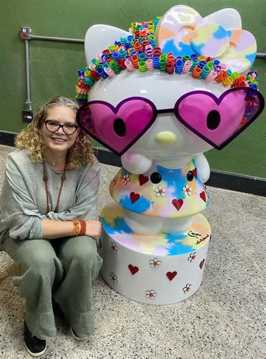 Hello Kitty personalizada por Cintia Abravanel chega a Porto Alegre