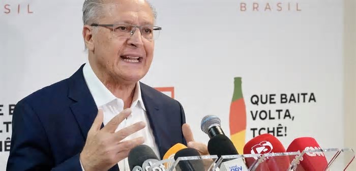 'Reconstrução está sendo maior que a destruição', diz Alckmin em reinauguração de fábrica que foi inundada no RS