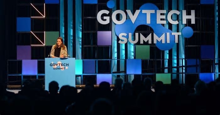 GovTech Summit 2025 é aberto em Porto Alegre com debates sobre inovação e tecnologia em serviços públicos
