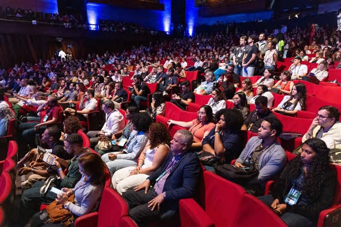 Rio2C 2025 reúne multidão na Cidade das Artes e debate tendências em criatividade e inovação