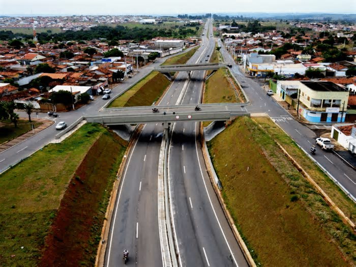 Governo de Goiás lança edital para duplicação da GO-330 entre Catalão e Ipameri