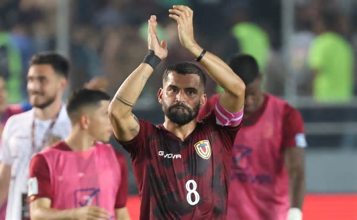 Rincón e Soteldo são convocados pela Venezuela para jogos das Eliminatórias da Copa do Mundo