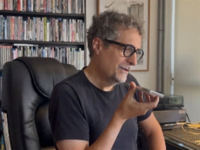 Kleber Mendonça Filho recebe ligação do Presidente Lula parabenizando pelo ''O Agente Secreto''