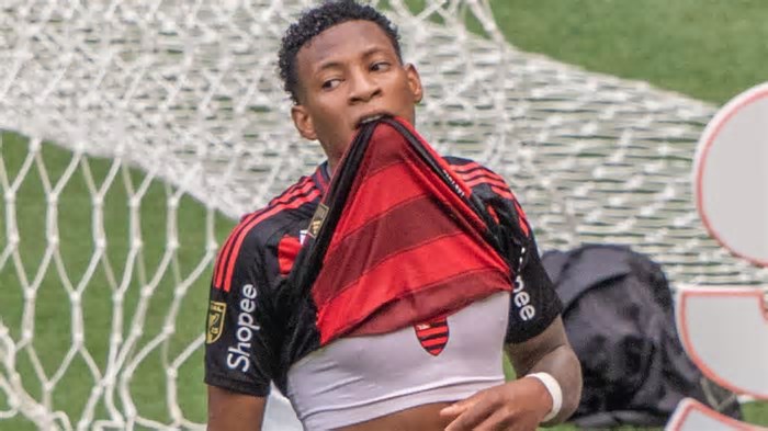 Flamengo se revolta com Plata convocado pelo Equador para enfrentar Brasil: 'Risco real de agravamento da lesão'