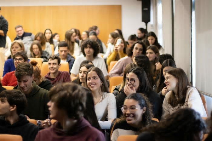 Trade Republic forma parceria com o MoneyLab para literacia financeira