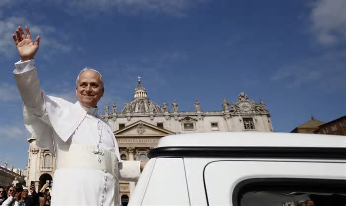 Papa Leão XIV pede amor e unidade e critica sistema que marginaliza os pobres em missa inaugural