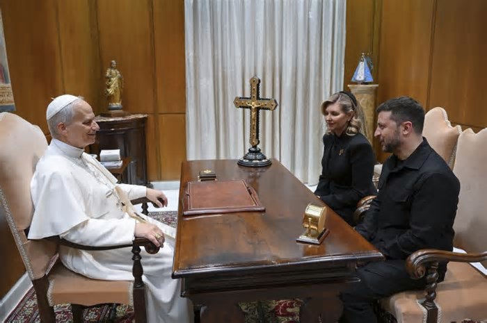 Papa Leão XIV recebe Zelensky em prol de