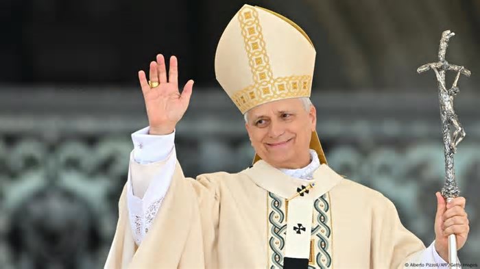 Em missa inaugural, Papa Leão XIV apela à paz