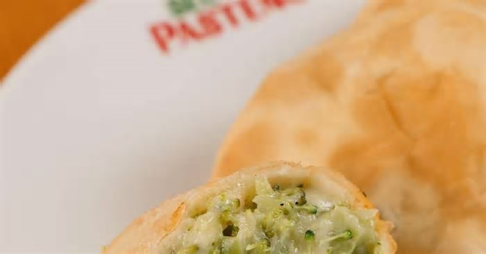 Pastel e petisco como referência no negócio
