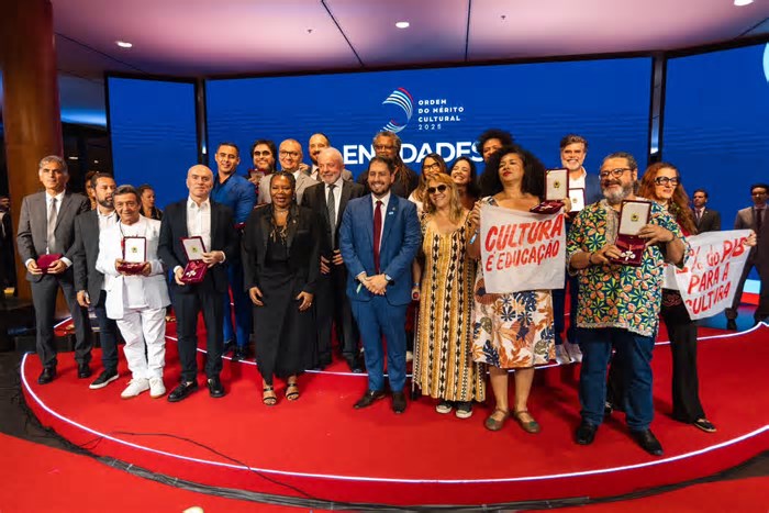 Bois de Parintins recebem maior honraria da cultura brasileira no Rio de Janeiro
