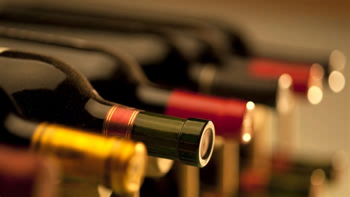 Vinho mais caro do mundo custa mais de R$ 3 milhões e foi produzido em 1945
