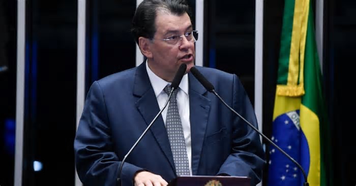Eduardo Braga anuncia visita do Ministro das Cidades para entrega de moradias no AM
