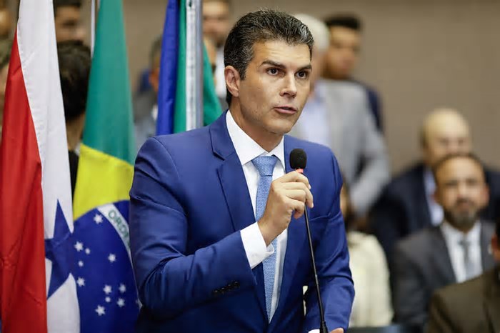 Ministro das Cidades visita três municípios do Amazonas na segunda