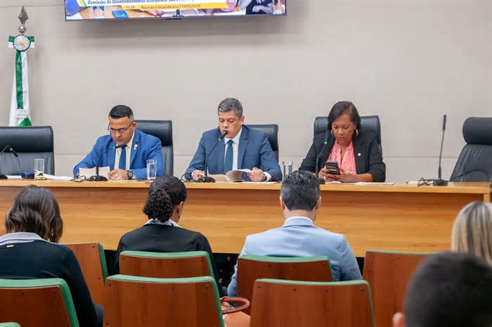 Projeto libera pontos para recarga de elétricos em postos de combustível