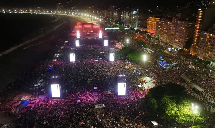 Lady Gaga reúne 2,1 milhões de fãs em show histórico no Rio