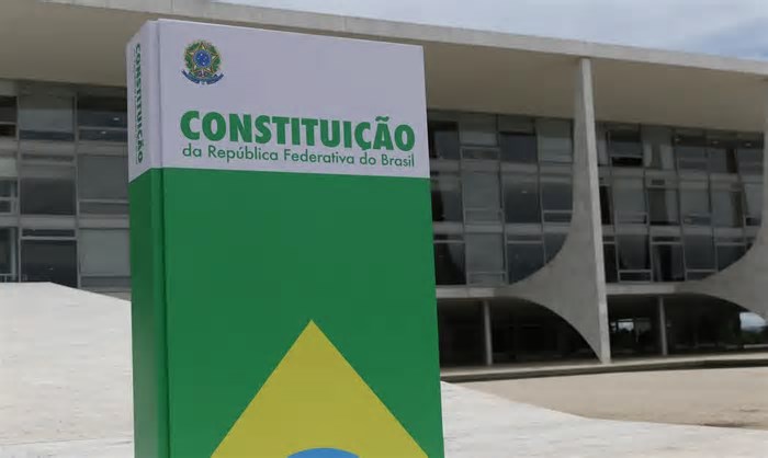 Vendem sonhos e entregam desesperança