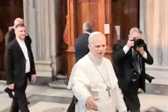 Um Papa que antes de segurar a Igreja, segurou as lágrimas e falou com o olhar | Por Maria Luísa Francisco