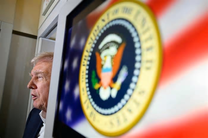 Trump exclui jornalistas de viagem presidencial para o Oriente Médio e gera críticas